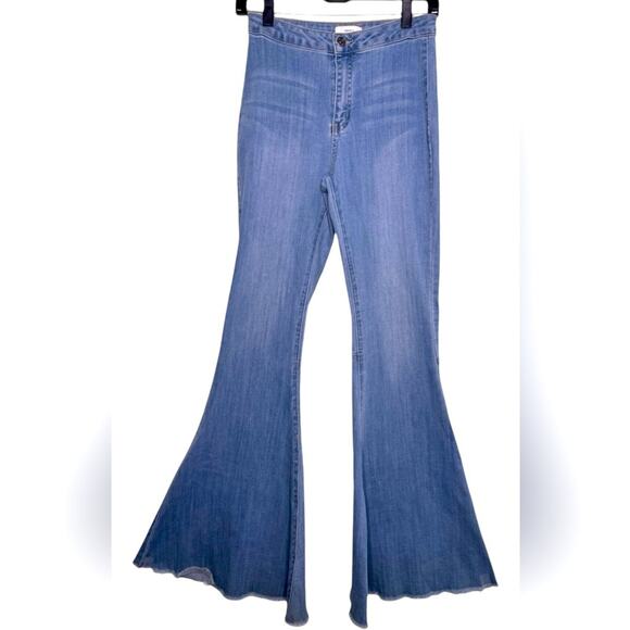 Forever 21 Mid-Rise Super Flare Jeans Size 24 - Picture 1 of 10